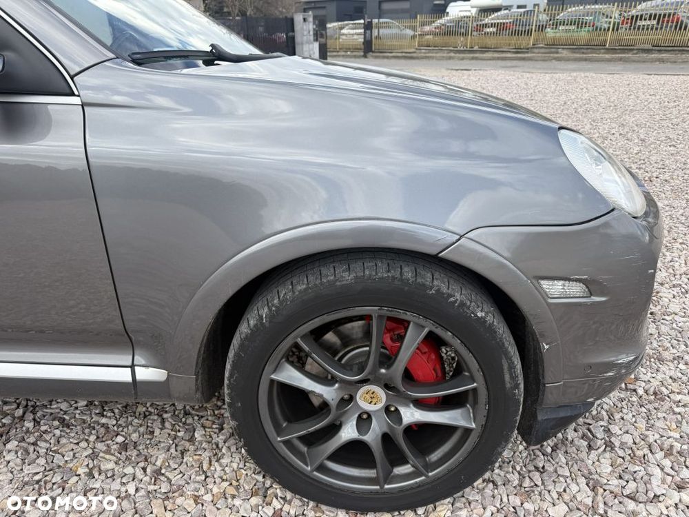 Porsche Cayenne Turbo - 17