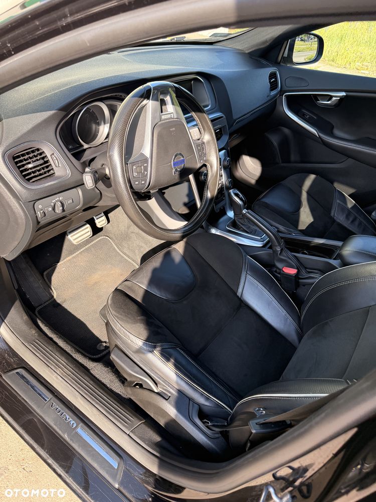 Volvo V40 D4 Drive-E R-Design Momentum - 13