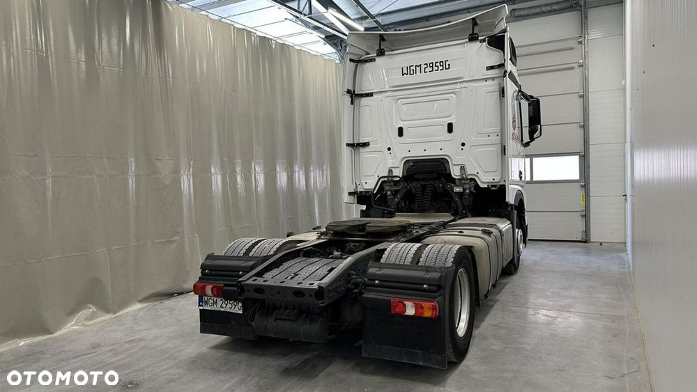 Mercedes-Benz Actros - 4