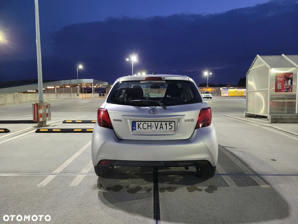 Toyota Yaris 1.33 Premium - 4