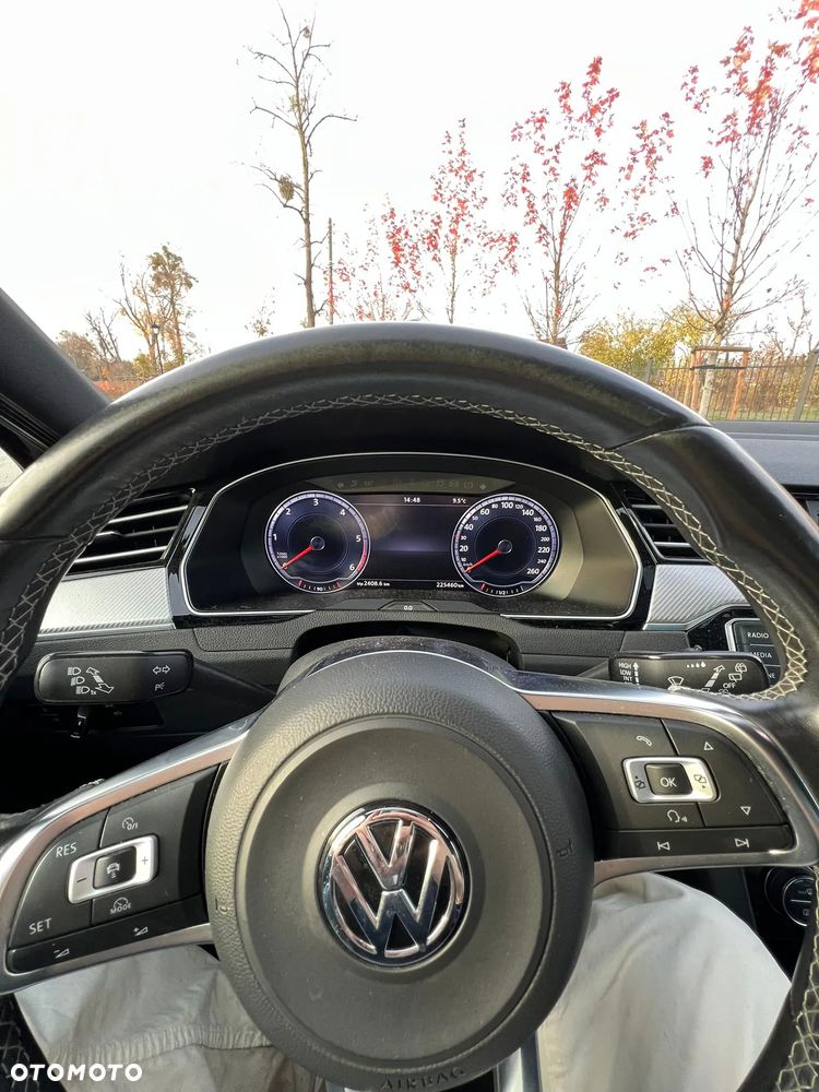 Volkswagen Passat - 13