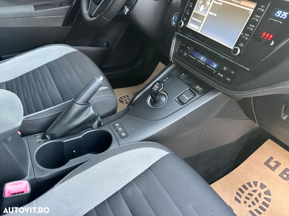 Toyota Auris 1.8 L VVT-i Hybrid Sol - 25