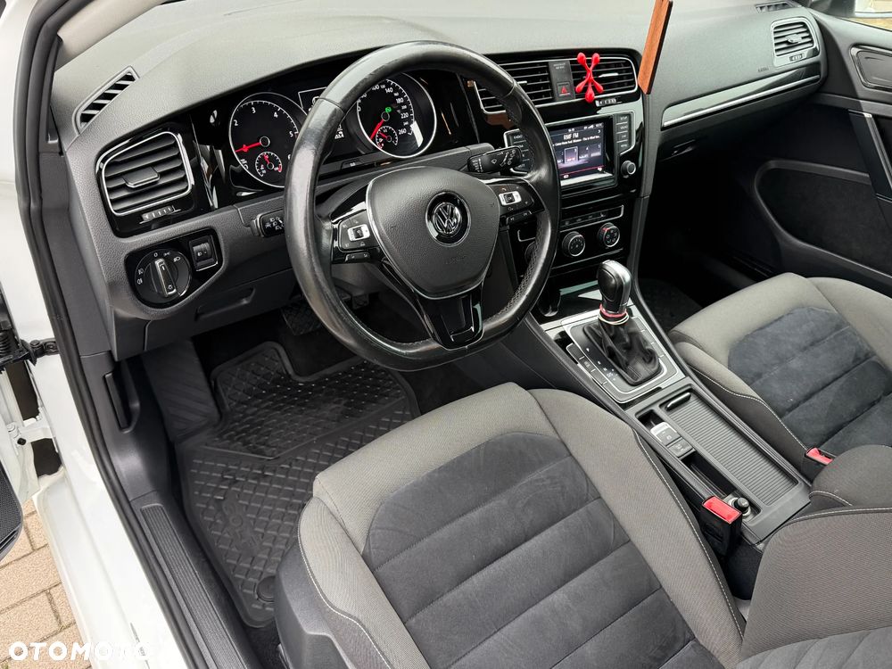 Volkswagen Golf 2.0 TDI BlueMotion Technology DSG Highline - 18