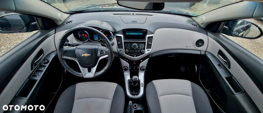 Chevrolet Cruze - 8