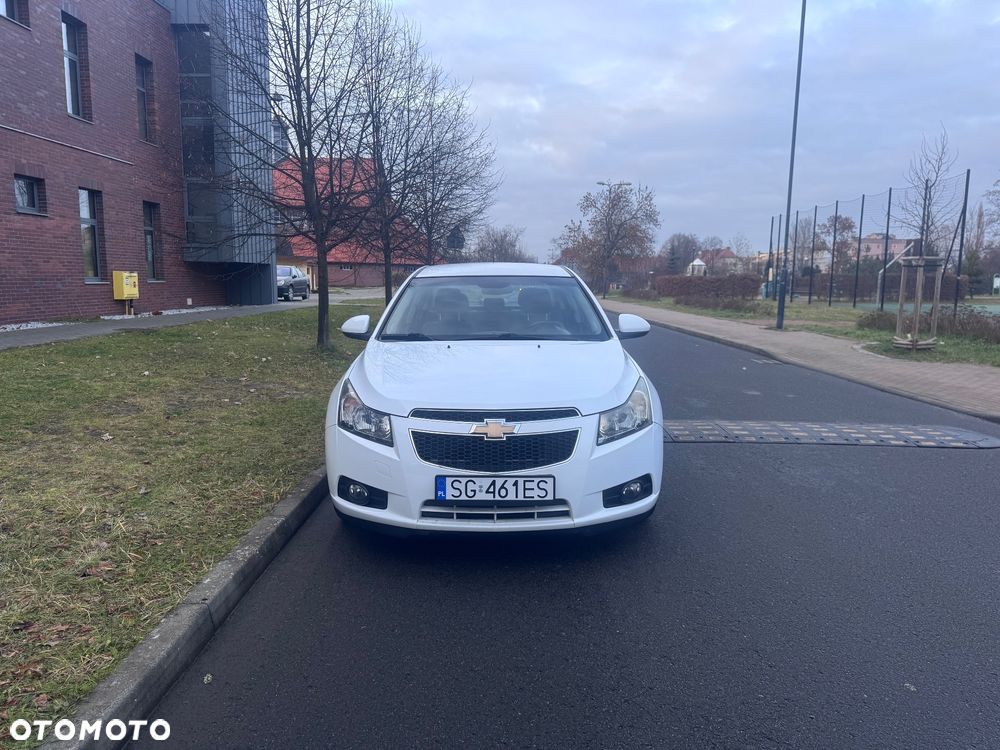 Chevrolet Cruze 1.6 - 8