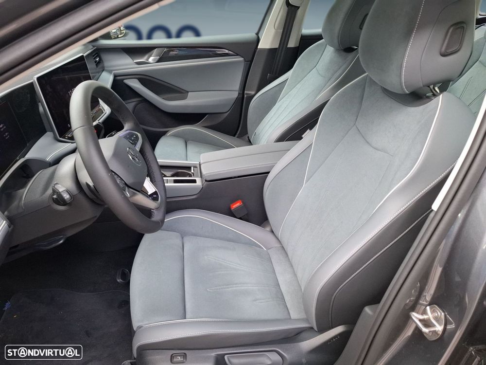 VW Passat Variant 1.5 TSI eHybrid Business DSG - 11
