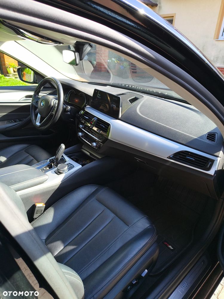 BMW Seria 5 520d xDrive - 10