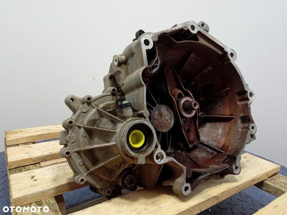 SKODA FABIA III NJ 1.0 MPI SKRZYNIA MANUALNA MANUAL UDB - 6