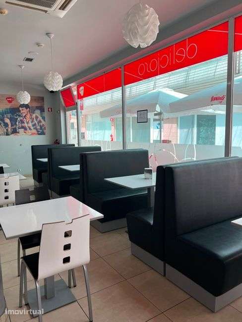 Café em Funcionamento | Centro Comercial Cruz de Pedra – Maximinos - Grande imagem: 2/10
