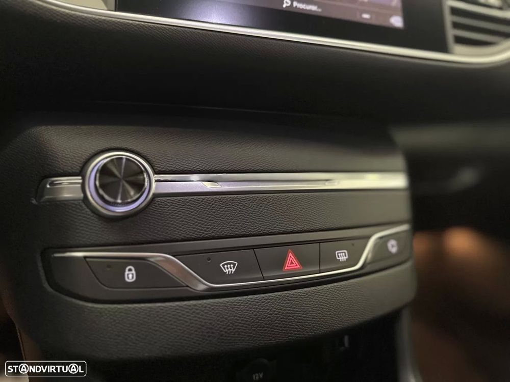 Peugeot 308 1.2 PureTech GT Line - 32