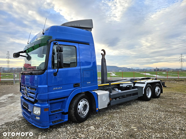 Mercedes-Benz ACTROS 2544 / 6X2 / EURO5 / HAKOWIEC /