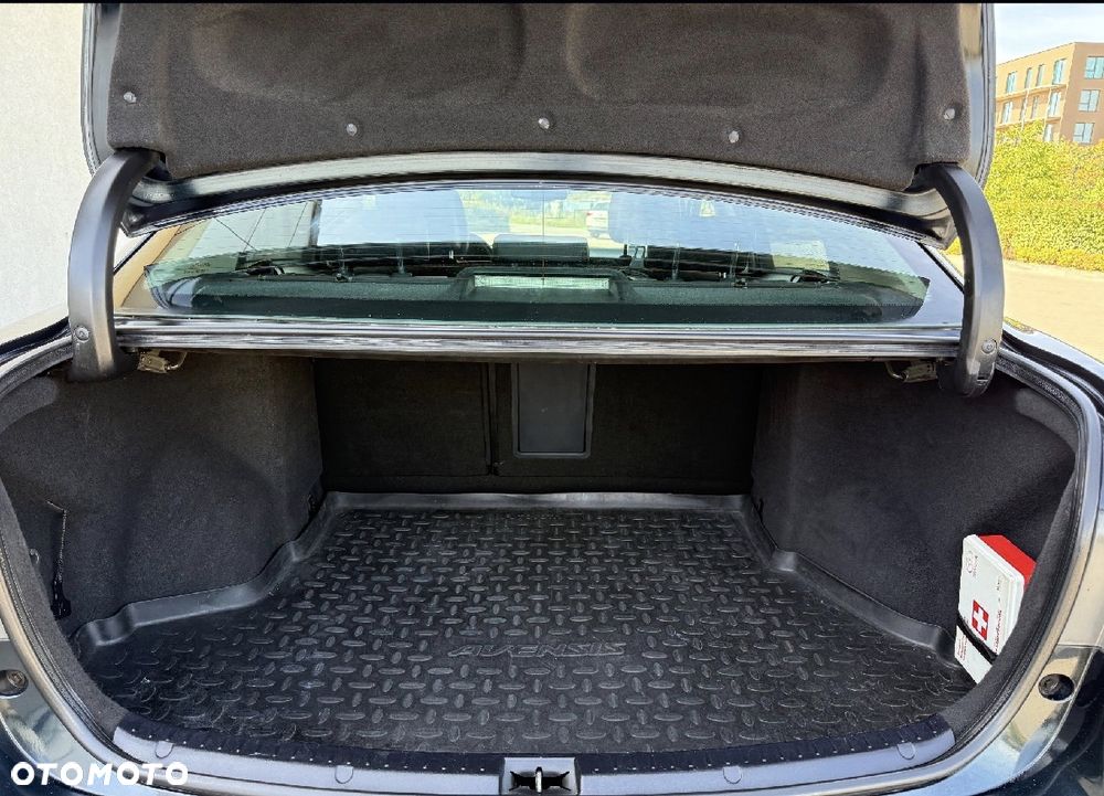 Toyota Avensis 2.0 Prestige NAVI MS - 26