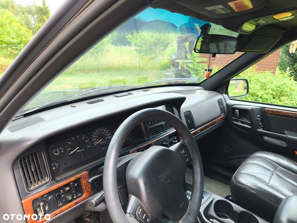 Jeep Grand Cherokee - 9
