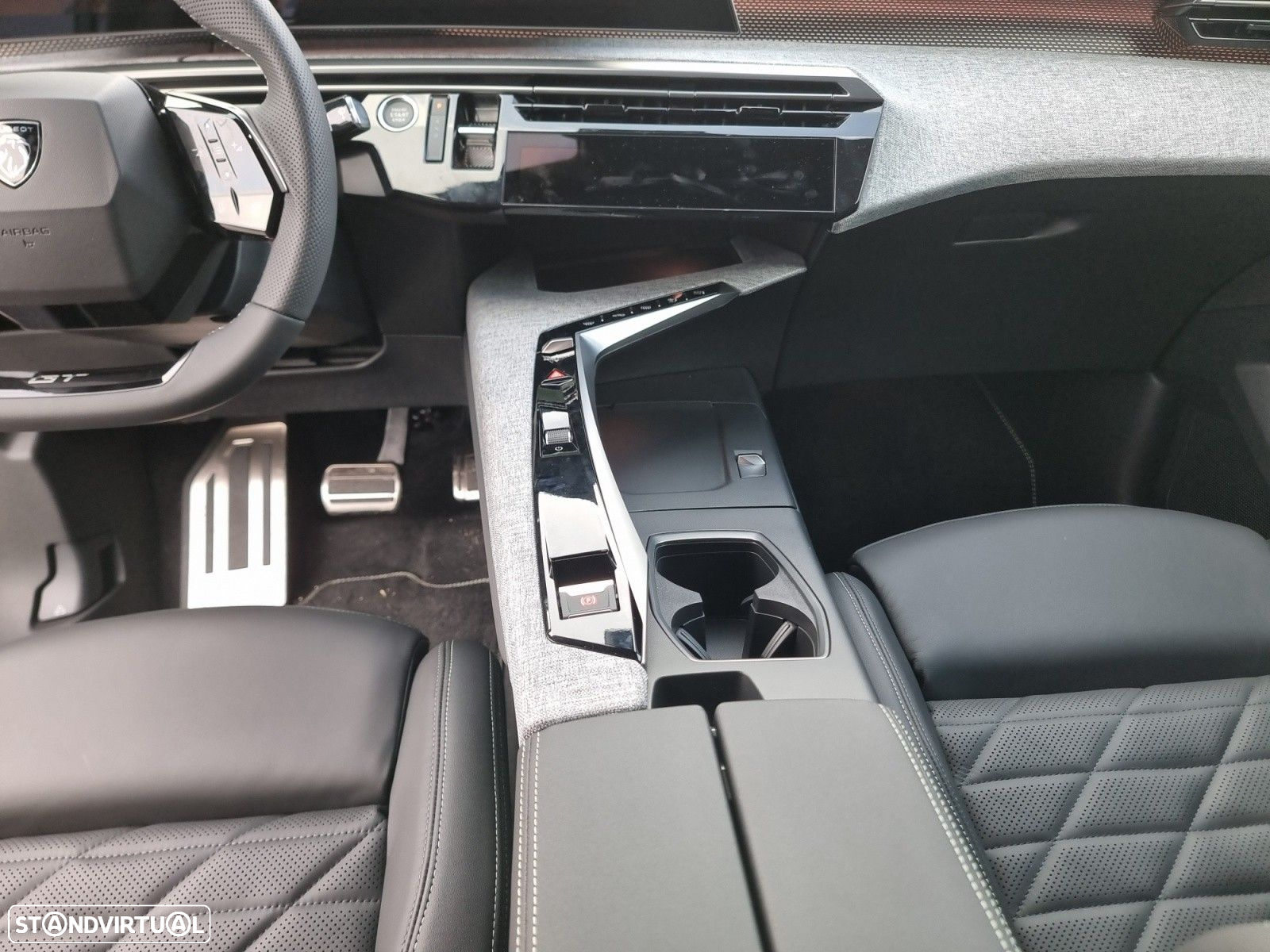 Peugeot E-5008 - 13