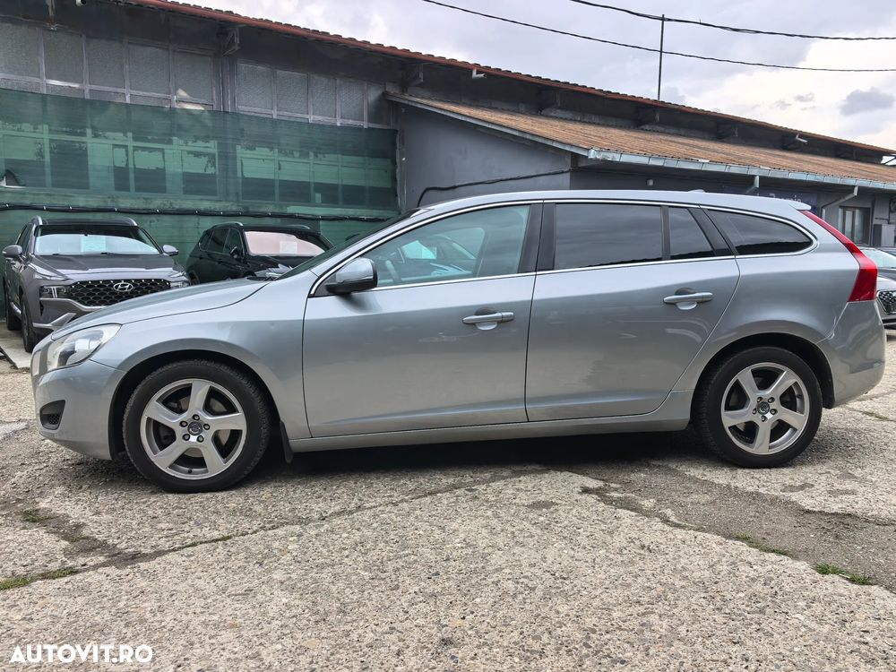 Volvo V60 D4 Geartronic Momentum - 10
