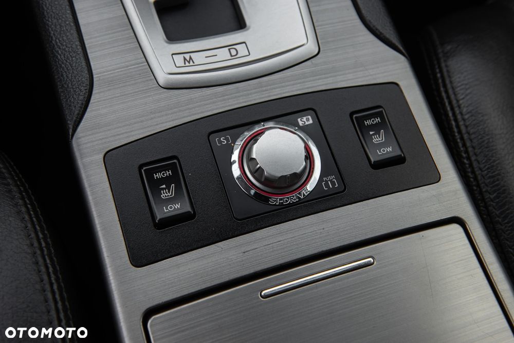 Subaru Legacy 2.5i GT - 26