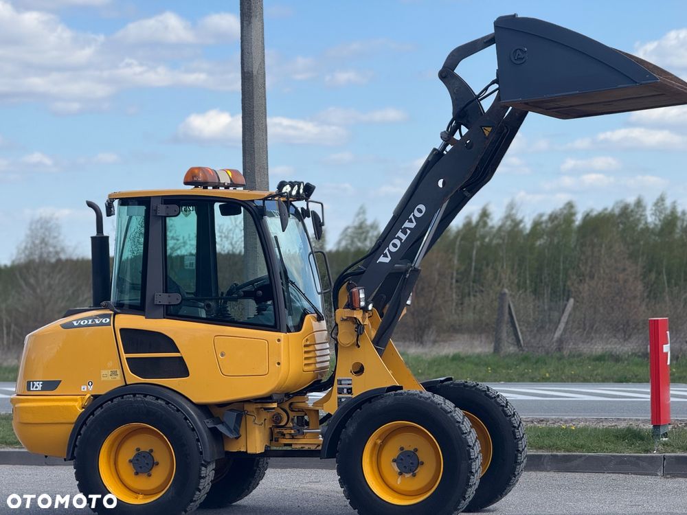 Volvo L25F - 1