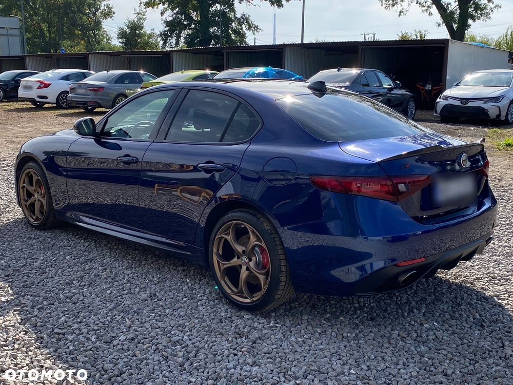 Alfa Romeo Giulia 2017 photo 2