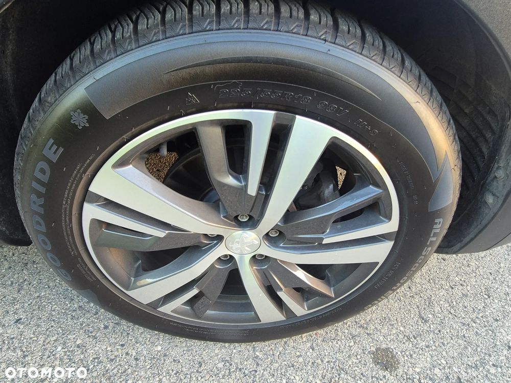 Peugeot 3008 1.2 PureTech GPF Allure S&S EAT8 - 25