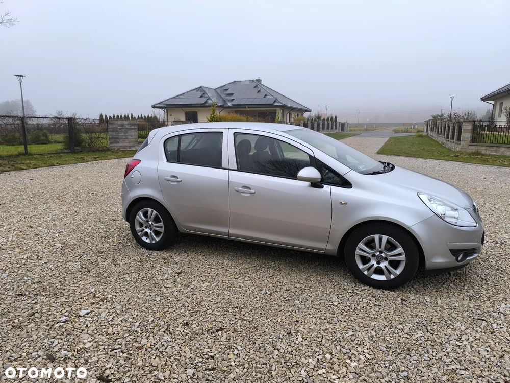 Opel Corsa 1.4 16V Enjoy - 1