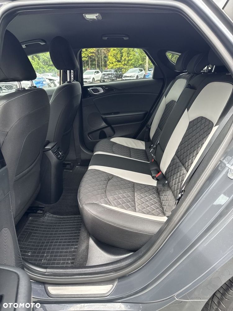 Kia ProCeed 1.5 T-GDI GT Line - 25