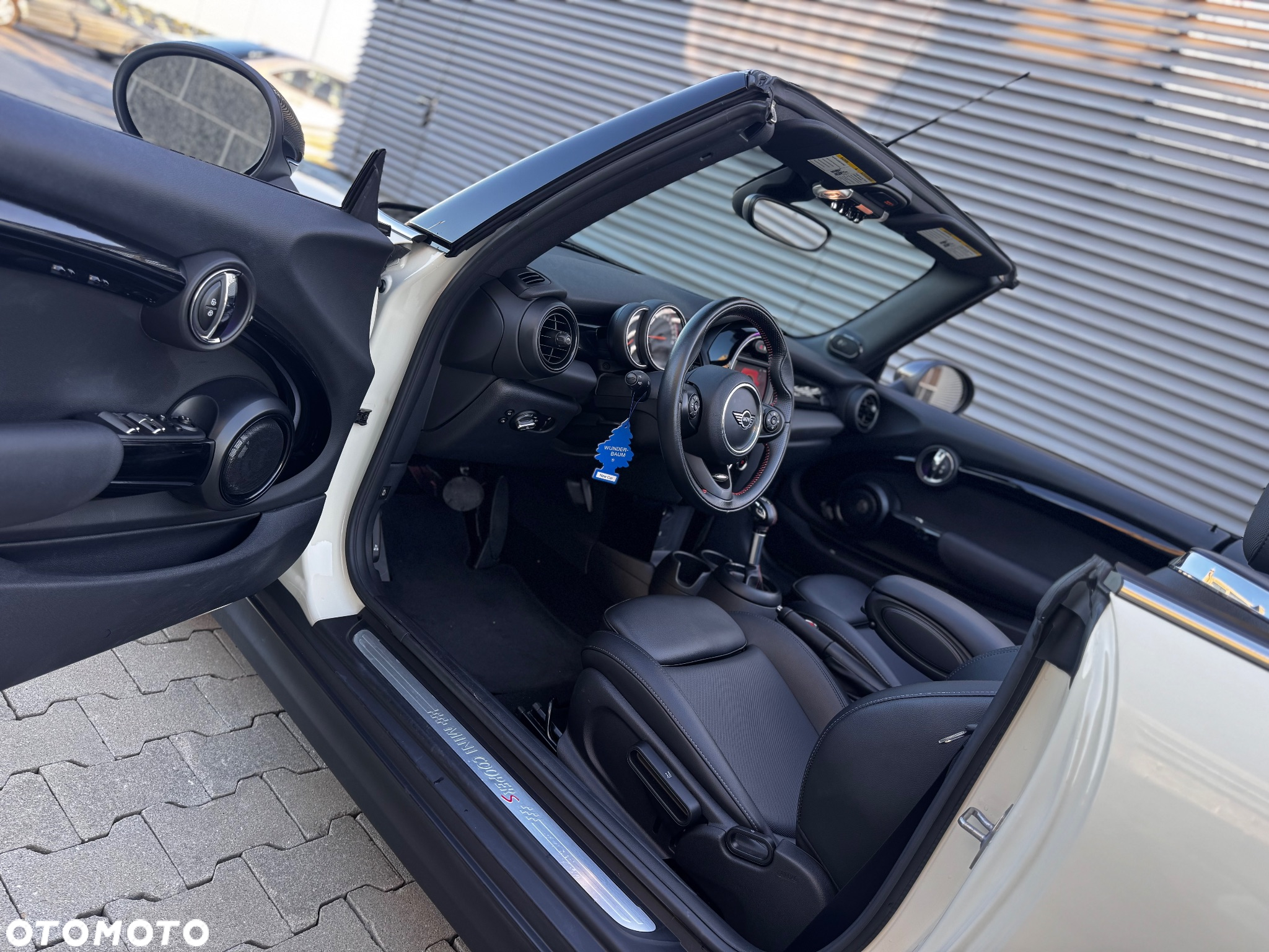 MINI Cooper S Cabrio - 16