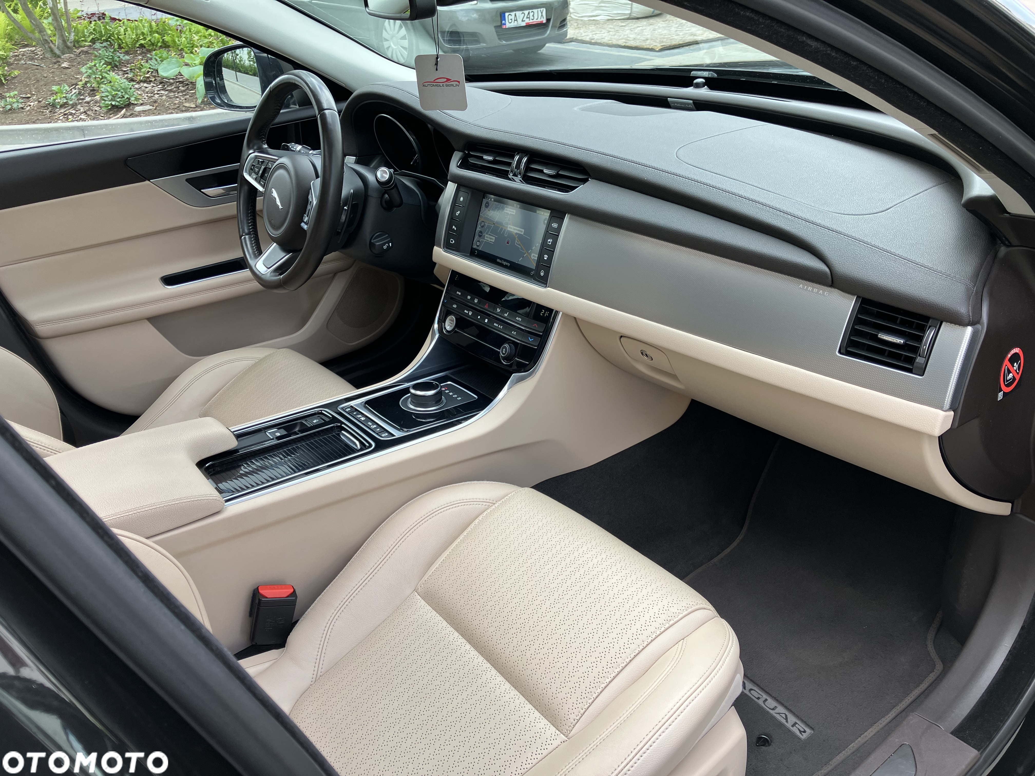 Jaguar XF 25t AWD Prestige - 22