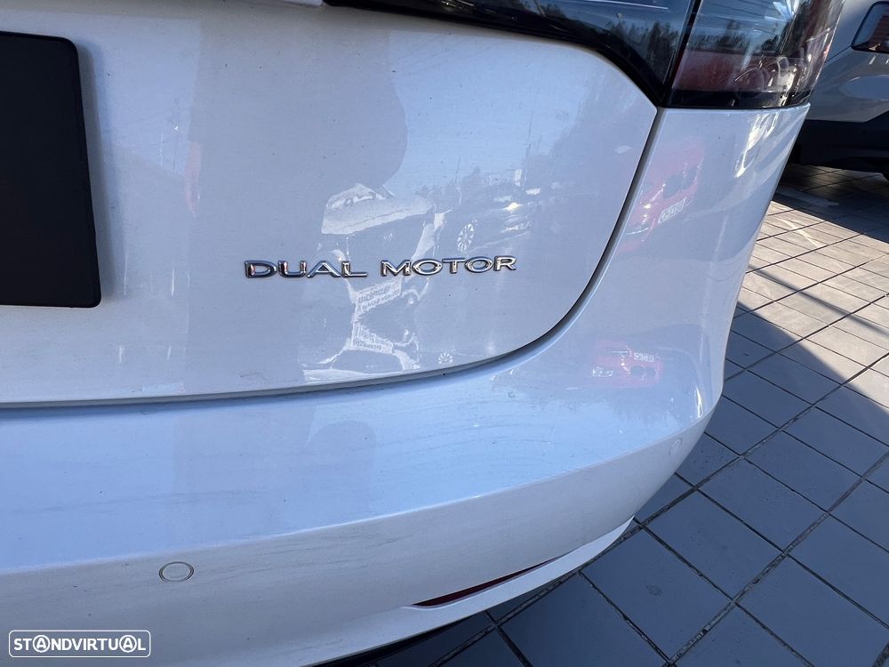 Tesla Model 3 - 5