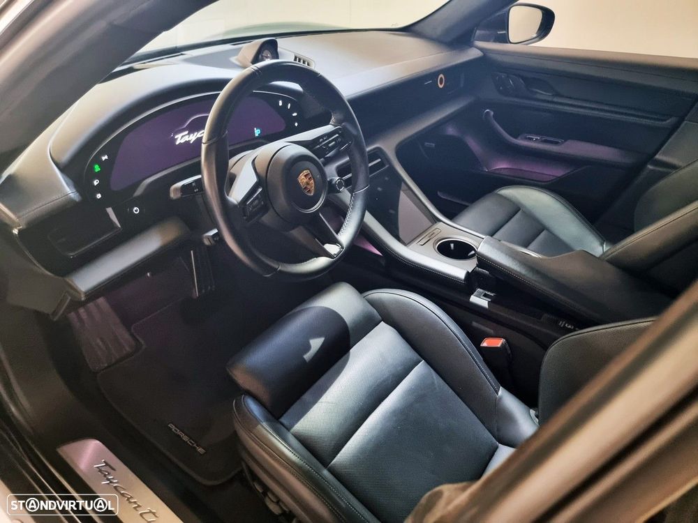 Porsche Taycan Turbo - 17
