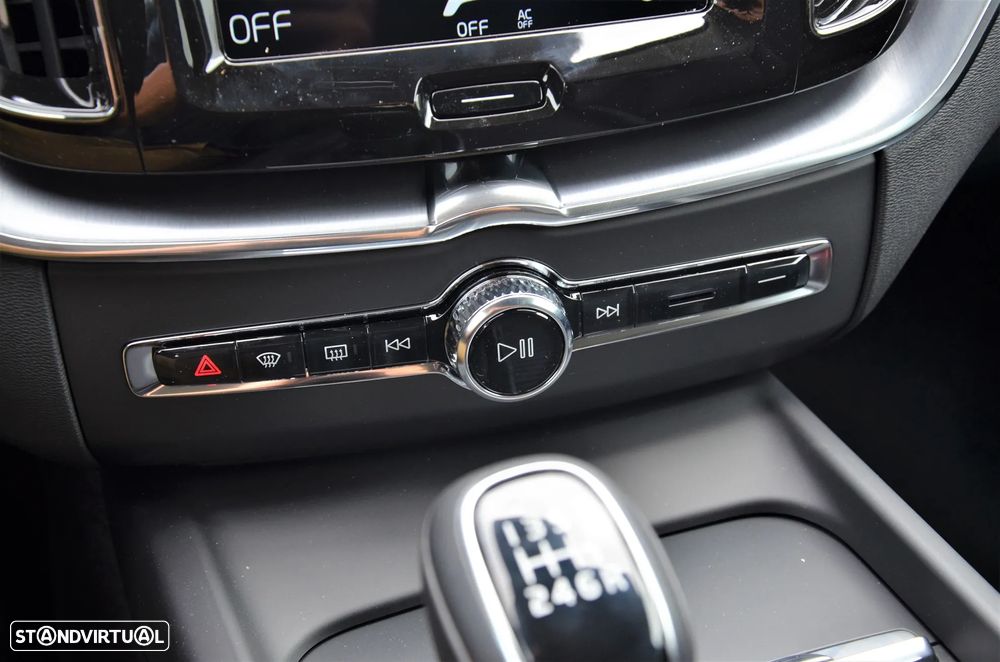 Volvo XC 60 2.0 D3 Momentum - 6