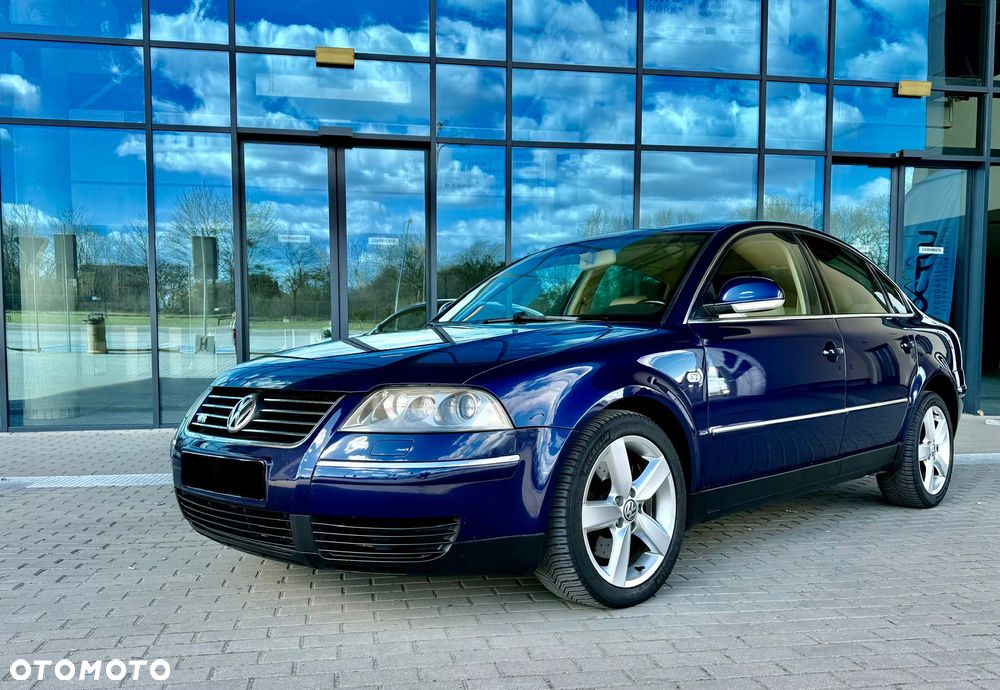 Volkswagen Passat - 1