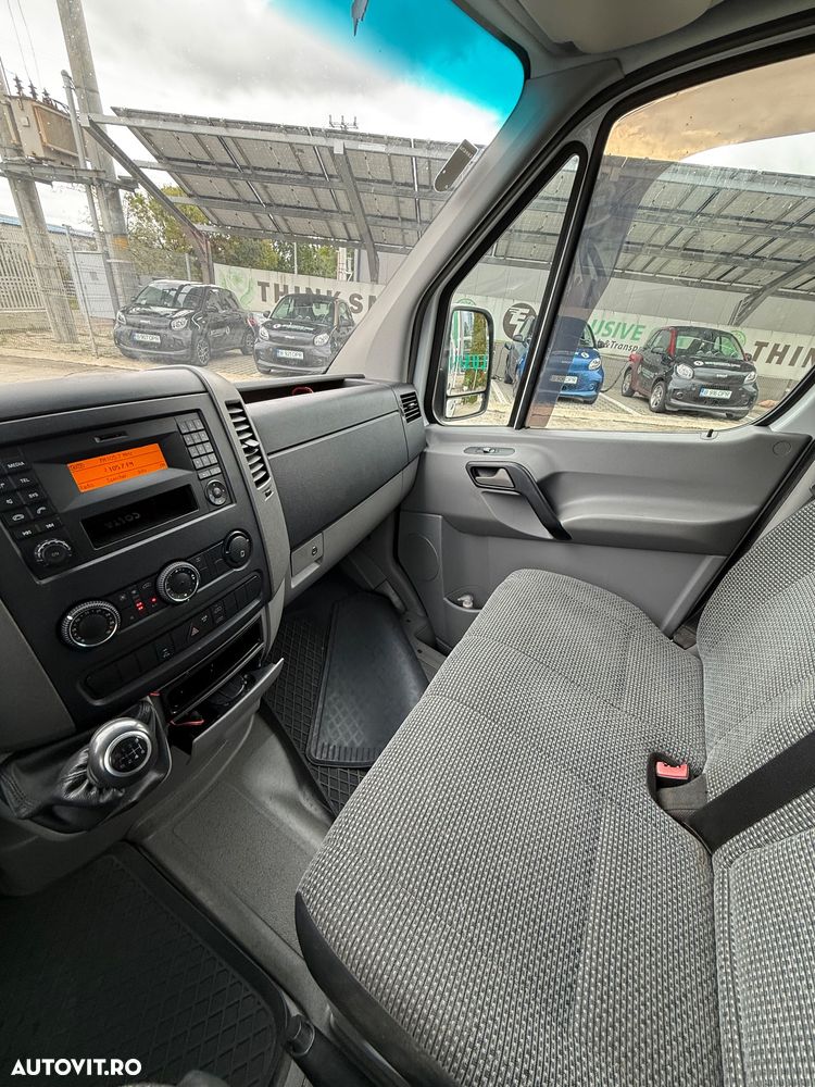 Mercedes-Benz Sprinter 6+1 locuri - 16