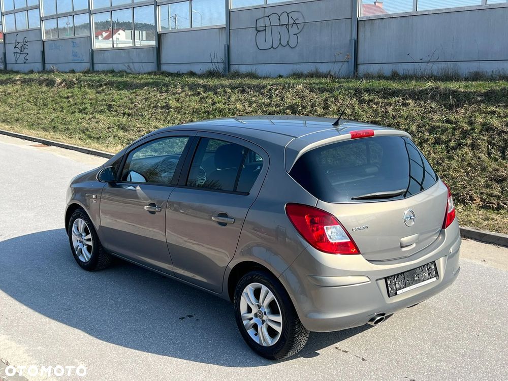 Opel Corsa 1.4 16V 150 Jahre - 11