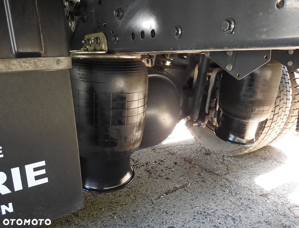 Iveco EUROCARGO 120 - 220 PLANDEKA WINDA 20 PALET AUTOMAT KLIMATYZACJA LEDY PNEUMATYKA BLIŻNIACZE KOŁA 220KM [ 3955 ] - 24