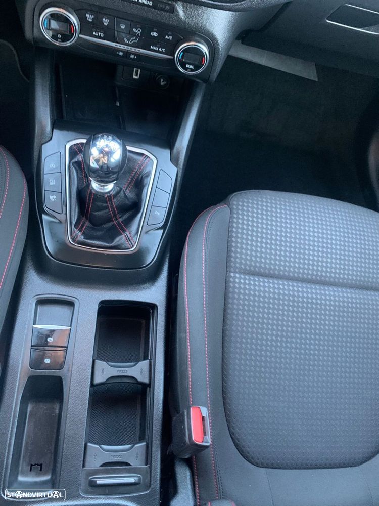 Ford Focus 1.0 EcoBoost ST-Line - 23