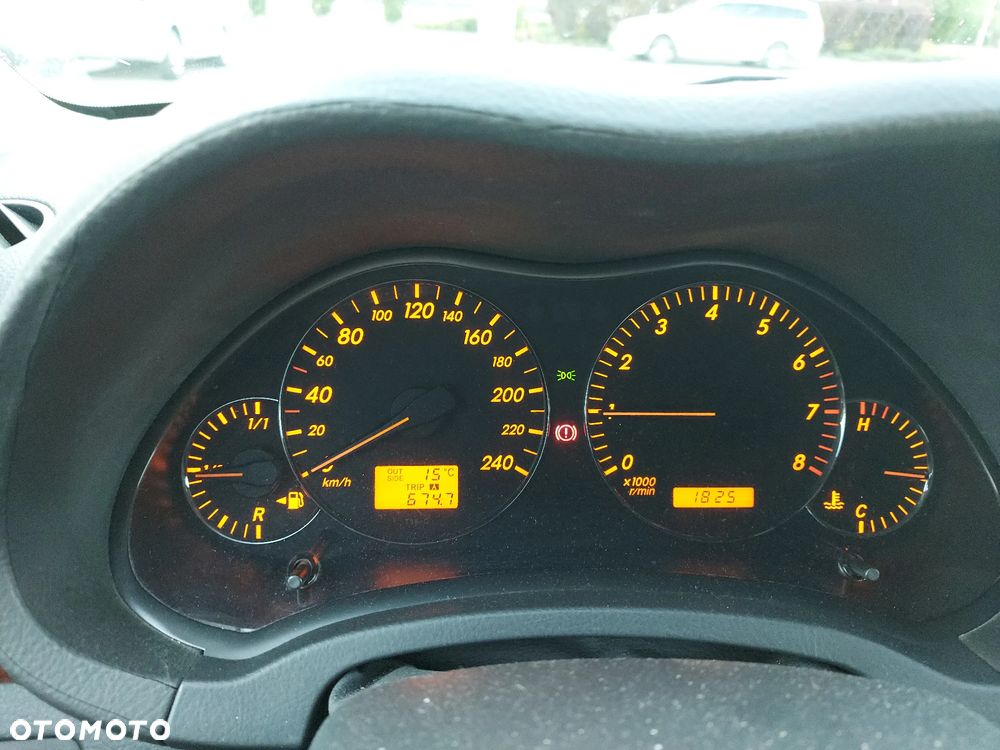 Toyota Avensis - 9