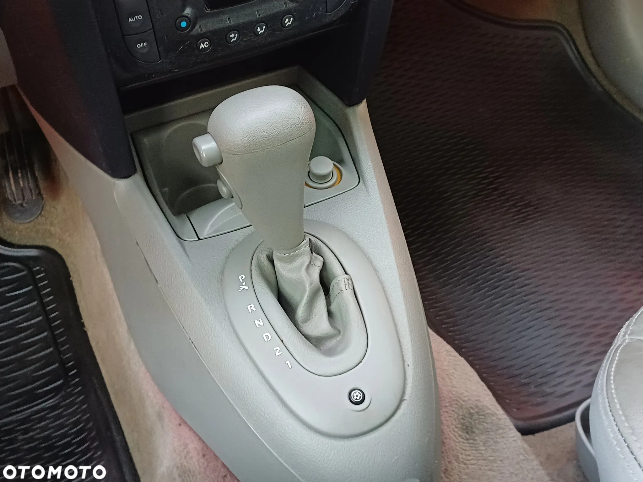 Renault Clio - 26