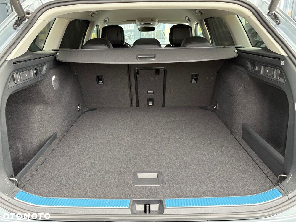 Volkswagen Passat Variant 2.0 TDI EVO Elegance DSG - 21