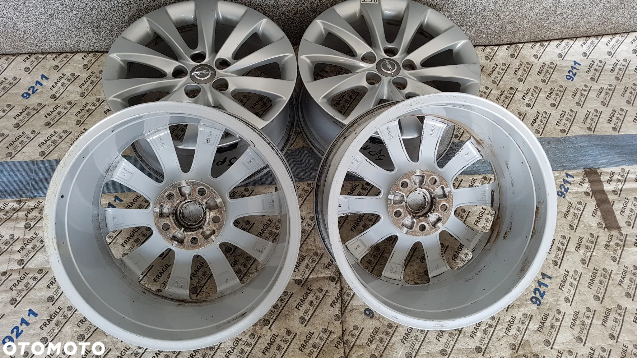FELGI ALU OPEL INSYGNIA 8JX18 IS42 5X120 CZUJNIKI TMPS - 16
