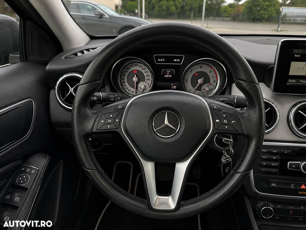 Mercedes-Benz GLA - 8