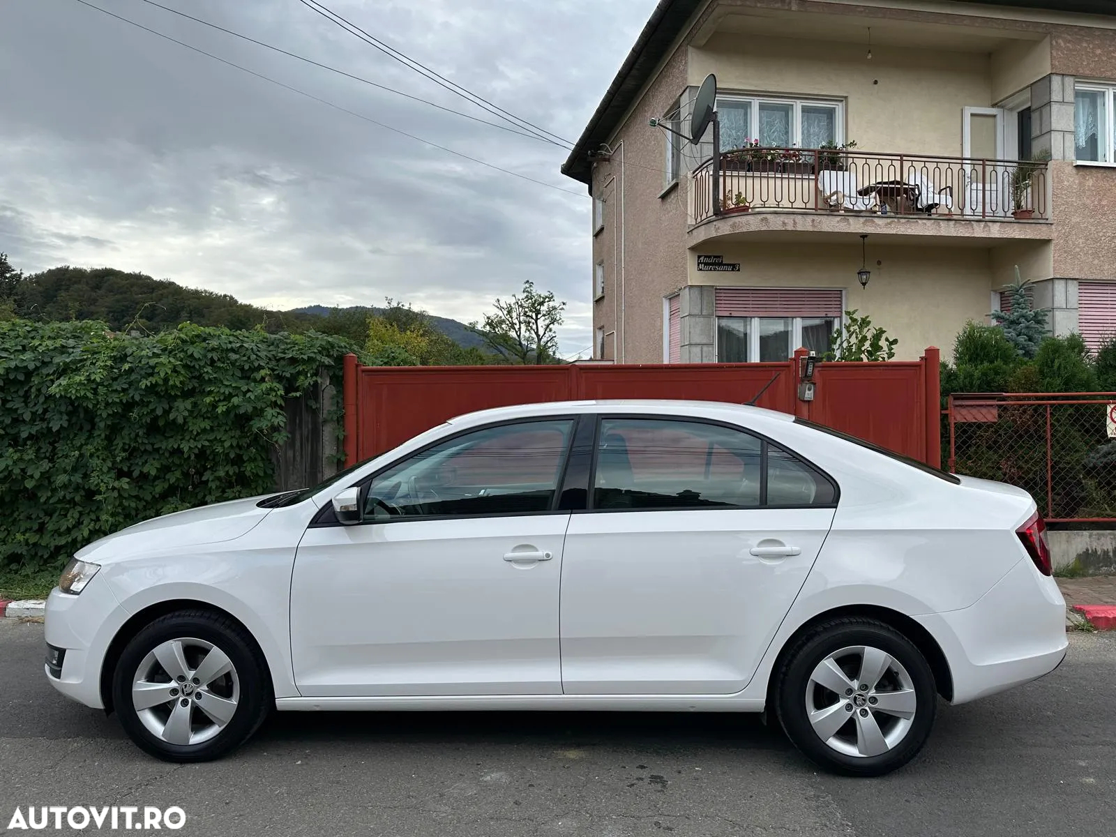 Skoda RAPID - 7