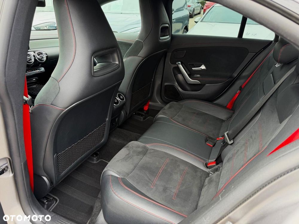 Mercedes-Benz CLA - 8