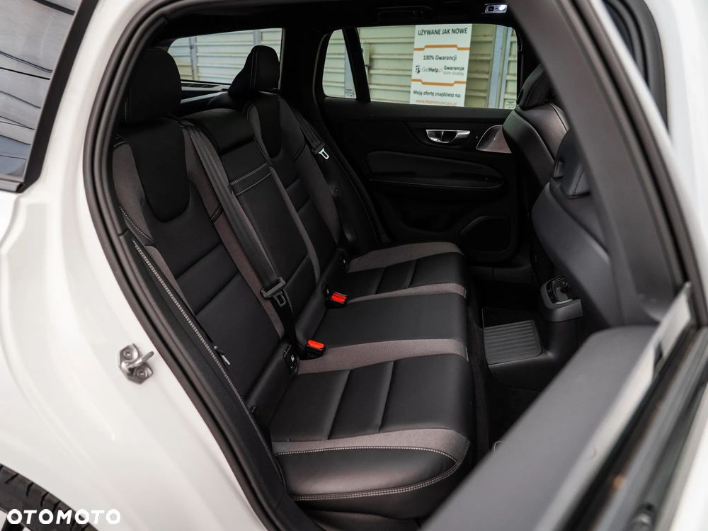 Volvo V60 T8 AWD Recharge Geartronic RDesign - 34