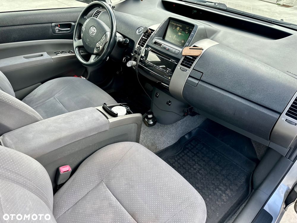 Toyota Prius 1.5 VVT-i Prestige - 11