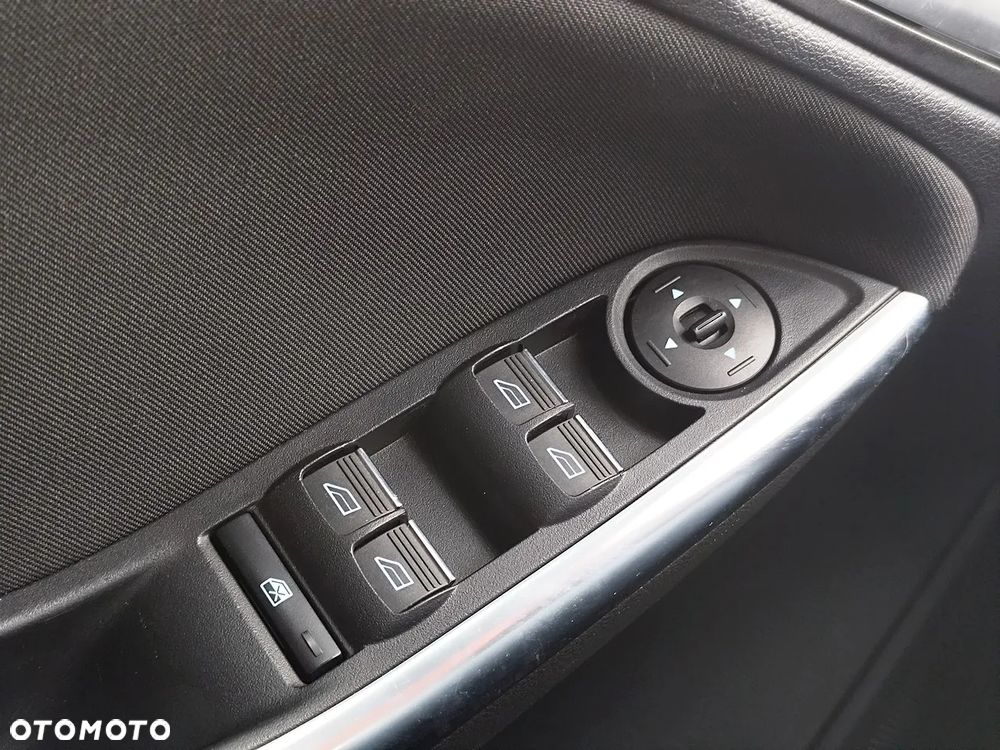 Ford Focus 2.0 EcoBoost ST - 21