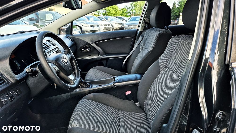 Toyota Avensis Touring Sports 1.8 Executive - 31