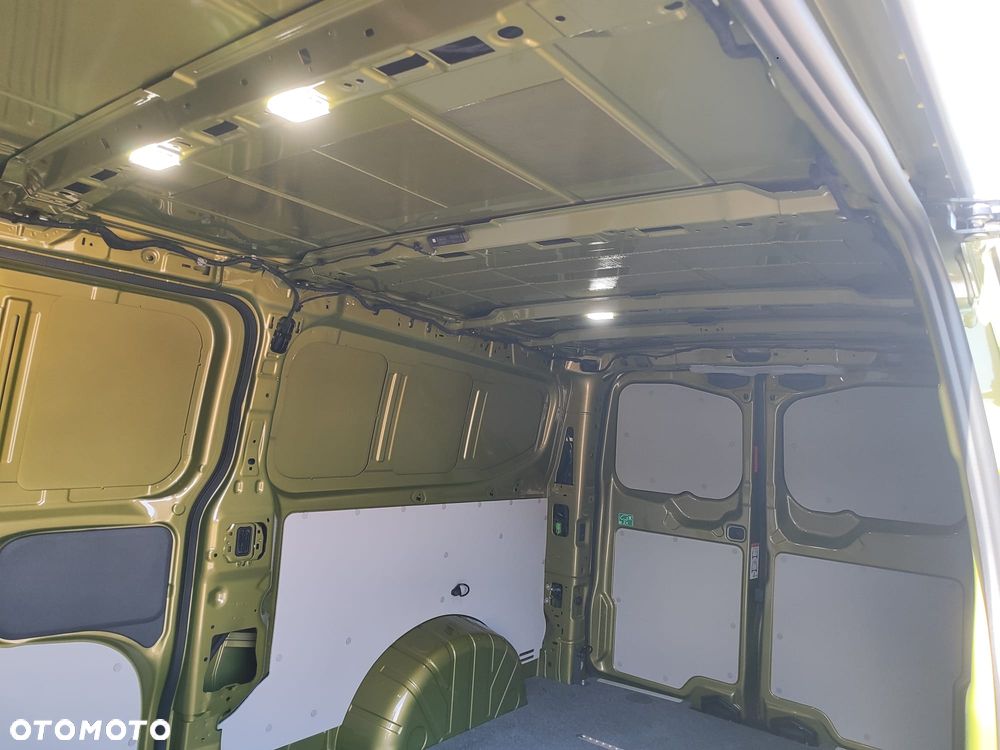 Volkswagen Transporter - 18
