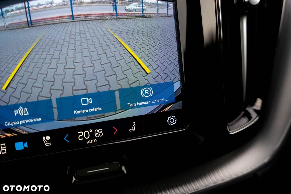 Volvo XC 60 T6 AWD Plug-In Hybrid R-Design - 29