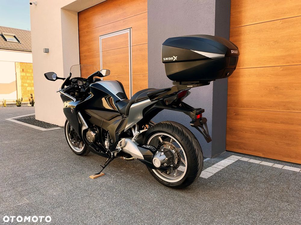 Honda VFR - 7