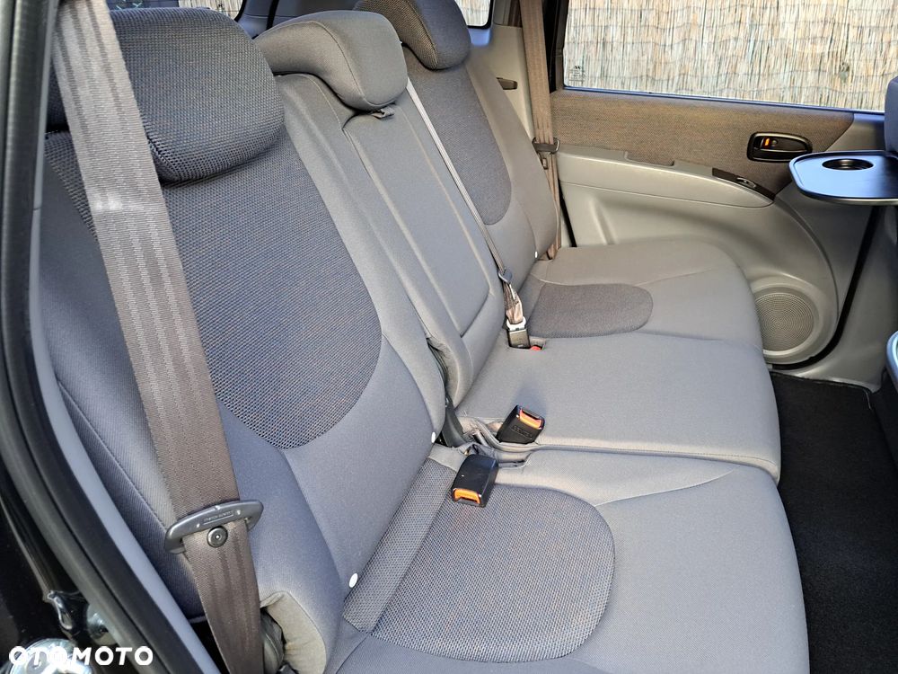 Hyundai Matrix 1.6 GLS - 25